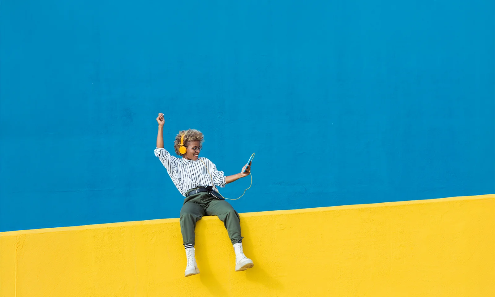 Teaser Students GFT_Websitebilder_colorful_1800x1080px_0010_GettyImages-1731736602-edit.jpg